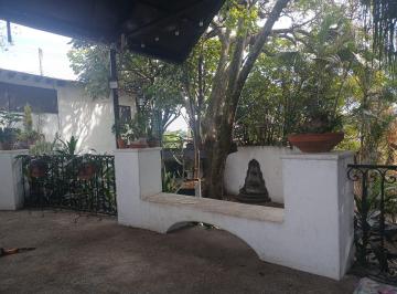 Casa uso de suelo de 4 habitaciones, Cuernavaca · Uso de Suelo Comercial, en Esquina con 3 Frentes