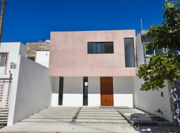 Casa de 3 habitaciones, Puerto Vallarta · Hermosa Casa con Alberca Super Ubicada