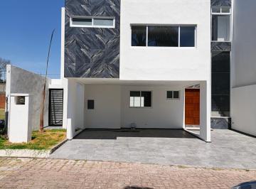 Casa en condominio de 5 habitaciones, San Andrés Cholula · Hermosa Casa en El Fraccionamiento Atzala