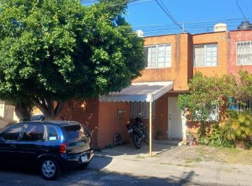 Casa de 3 habitaciones, Zapopan · Excelente Casa Duplex Cerca del Tianguis del Sol