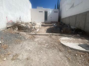 Casa de 2 habitaciones, Querétaro · Casa Contemporánea de un Piso con Proyecto de Ampliación