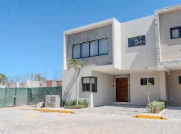 Casa de 4 habitaciones, Bahía de Banderas · Amplia Casa Nueva Cerca de La Playa en Renta