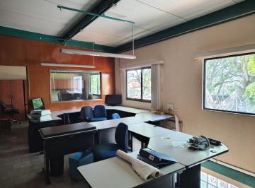 Oficina de 4 habitaciones, Jiutepec · Oficina Moderna con Mobiliario