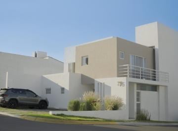 Casa en condominio de 3 habitaciones, Querétaro · Casa Amueblada Frente Al Nuevo Hospital Ángeles Centro Sur