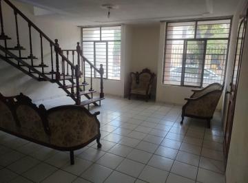 Casa de 8 habitaciones, San Francisco de los Romo · Casa de Dos Plantas 8 Recámaras Amplias en Venta