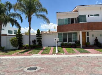 Casa de 4 habitaciones, Corregidora · Renta Casa Residencial Bahamas