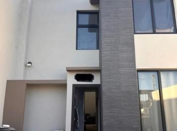 Casa de 3 habitaciones, Zapopan · Casa en Venta en Residencial Plaza Guadalupe