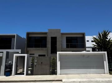 Casa de 4 habitaciones, Ensenada · Casa en Renta | Calle Floresta, Ensenada — 4 Recámaras, Amplia y Bien Ubicada