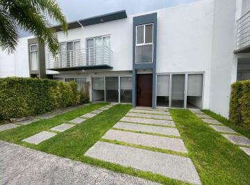 Casa de 3 habitaciones, Querétaro · Casa en Renta en Juriquilla Recién Remodelada