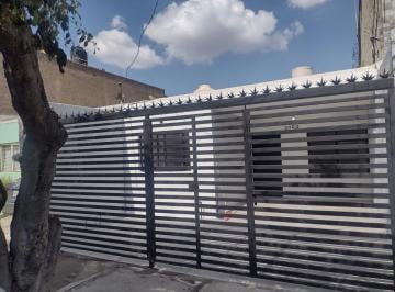 Casa de 3 habitaciones, Tonalá · Se Vende Casa de un Piso a Unas Cuadras de Walmart Tonalá, Loma. dorada