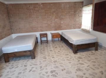 Departamento compartido de 1 habitación, Querétaro · Recámara Amueblada Para 2 Mujeres, C/servicios