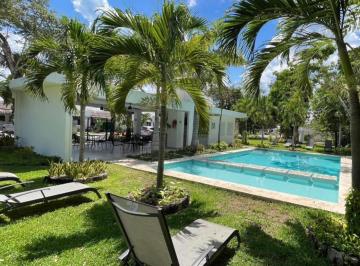 Casa en condominio de 1 habitación, Puerto Morelos · Residencial con Alberca a 7 Minutos de La Playa de Puerto Morelos en Venta