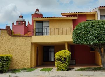 Casa de 4 habitaciones, León · En Venta Casa Estilo Mexicano con Espacio Para Eventos