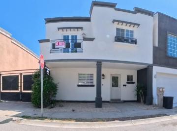 Casa de 2 habitaciones, Juárez · Se Renta Bonita Casa en Fracc. Privado con Frondosos Arboles de Nuez! Lista Par