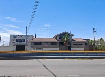 Casa de 7 habitaciones, Torreón · Casa Grande Para Negocio a Pie de Bulevard Constitución 15 Estacionamientos
