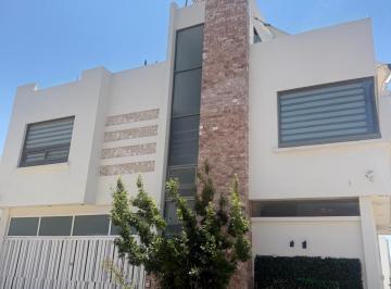 Casa de 3 habitaciones, Guadalupe · Residencia en Venta