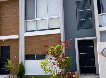 Casa · 85m² · 2 Recámaras · 2 Estacionamientos · Casa Equipada en Venta en Privada Riviera | 2 Recámaras | Alberca | Seguridad 24