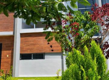 Casa de 2 habitaciones, Solidaridad · Casa Equipada en Venta en Privada Riviera | 2 Recámaras | Alberca | Seguridad 24