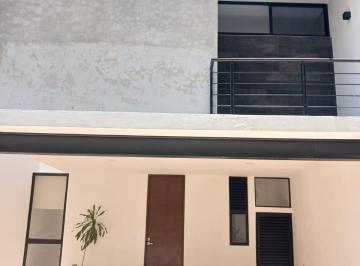 Casa en condominio de 2 habitaciones, Mérida · ¡Hermoso Townhouse Amueblado con Piscina en Renta!