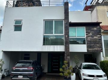 Casa de 3 habitaciones, Toluca · Casa Estilo Contemporáneo en Excelente Ubicación