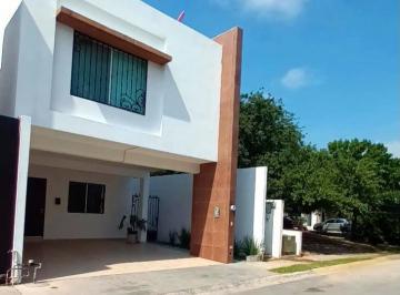 Fachada · Casa Renta 3r/2.5b en La Encomienda
