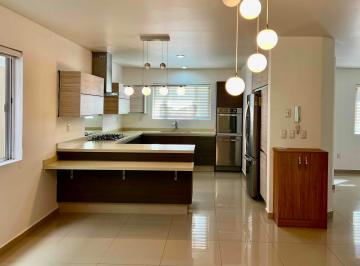Casa de 4 habitaciones, Querétaro · Casa de 1 Piso Completa en Planta Baja y Loft Independiente en Planta Alta