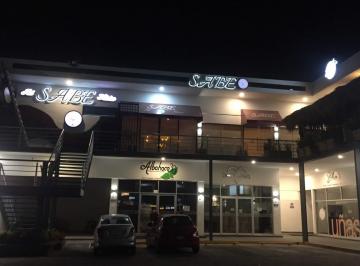 Local en centro comercial , El Marqués · Restaurante en Renta