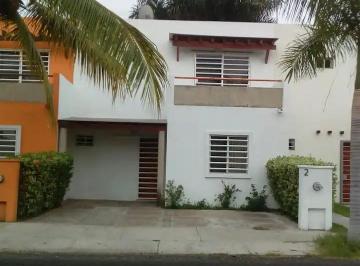 Casa de 3 habitaciones, Manzanillo · Renta Hermosa Casa con Excelente Ubicación