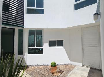 Casa de 3 habitaciones, Puebla · Casa en Venta en Bugambilias, Estilo Moderno, Cerca Av16 de Septiembre Ccu Buap
