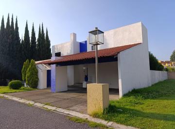 Casa de 4 habitaciones, Metepec · Residencia Estilo Hacienda en La Asunción | Jardines y Paneles Solares