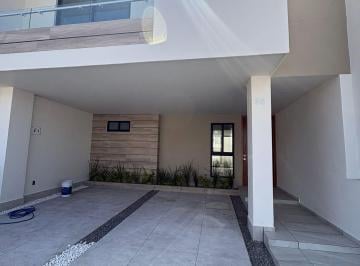Casa de 4 habitaciones, Zamora · Hermosa Casa en Fraccionamiento Las Torres