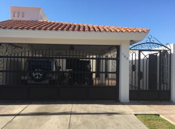 Fachada · Rento Elegante y Confortable Casa en Zona Residencial Inmejorable