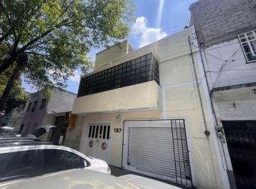 Casa uso de suelo de 4 habitaciones, Venustiano Carranza · ¿Buscas Una Propiedad Que Te Permita Vivir y Hacer Crecer Tu Negocio Al Mismo Ti