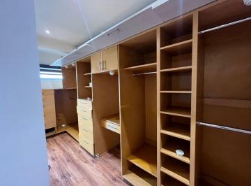 Bonita casa, muy bien cuidada y lista para habitarse!
Ubicada en Colinas de Cali · Renta de Casa Amplia en Colinas de California