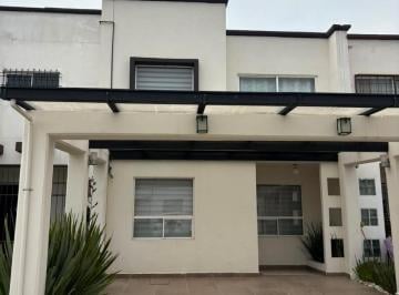 Casa , Toluca · Casa en Renta en Bosques de Cantabria, Toluca | 4 Recámaras | Excelente Estado |