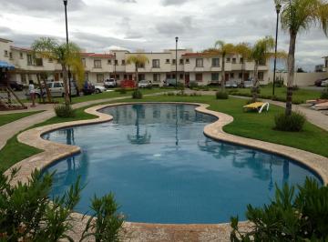 Casa en condominio de 3 habitaciones, San Pedro Tlaquepaque · Casa 3 Recamaras Coto con Alberca Cerca Punto Sur y Nueva Galicia
