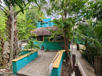 "Oasis colonial en el Centro de Mérida: fachada in · Hidden Tropical Oasis With Pool – Santiago Neighborhood, Historic Downtown Mérid