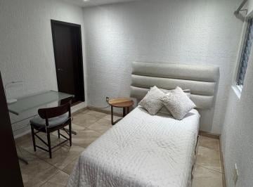 Departamento compartido de 1 habitación, Guadalajara · Habitación Amueblada con Baño Propio Para Estudiantes de La Uag (Solo Mujeres)