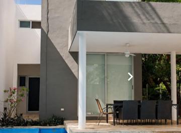 Casa de 4 habitaciones, Mérida · Casa Familiar en Renta en Sodzil Norte | Piscina, Jardín y 4 Recámaras