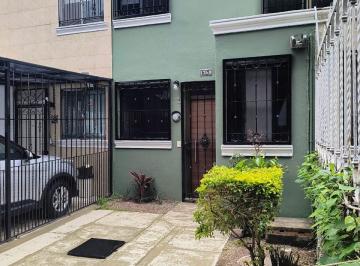 Casa de 3 habitaciones, Zapopan · Casa en Renta Recian Acondicionada Frente a Parque