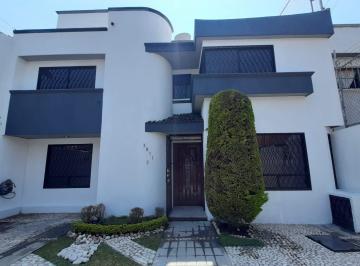Casa de 3 habitaciones, Puebla · Casa en Renta en La Zona de La Paz 3 Recámaras, Estudio, Jardín y Garage 3 Autos