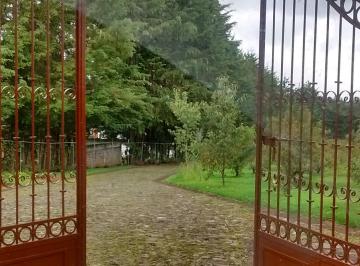 Casa en condominio de 4 habitaciones, Pátzcuaro · Venta Casa Campo en Condominio Rustico