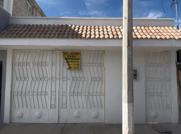 Casa de 3 habitaciones, Tehuacán · Casa en Venta en Villas Benavente, Remodelada, 3 Recámaras, Acabados en Cedro