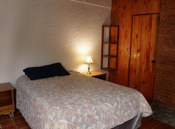 Casa de 1 habitación, Querétaro · Bonito Loft Tipo Rústico Para Mujer en Colonia Tranquila