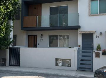 Casa en condominio de 4 habitaciones, San Pedro Garza García · Townhouse Completamente Renovado en Venta
