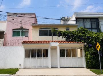 Casa de 3 habitaciones, Zapopan · Hermosa Casa en Excelente Ubicación - Juan Manuel Vallarta