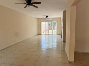 Casa en Renta de 3 habitaciones Fraccionamiento San Antonio Cinta · Rento Hermosa Casa Amplia en La Mejor Colonia Dentro de La Ciudad Al Norte de Mé