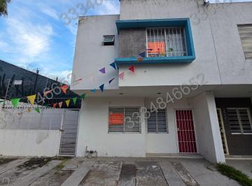 Casa de 3 habitaciones, San Pedro Tlaquepaque · Casa Amplia en Parques del Bosque