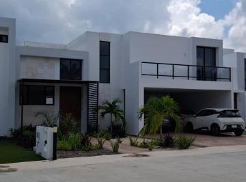 Casa de 4 habitaciones, Mérida · Casa en Zona Diamante de Merida