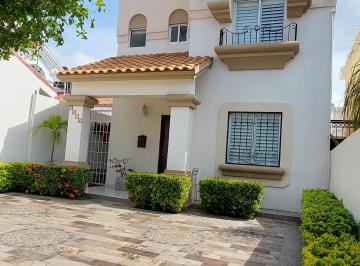 Casa de 3 habitaciones, Culiacán · Cómoda Residencia en Privada Montecarlo en Venta
